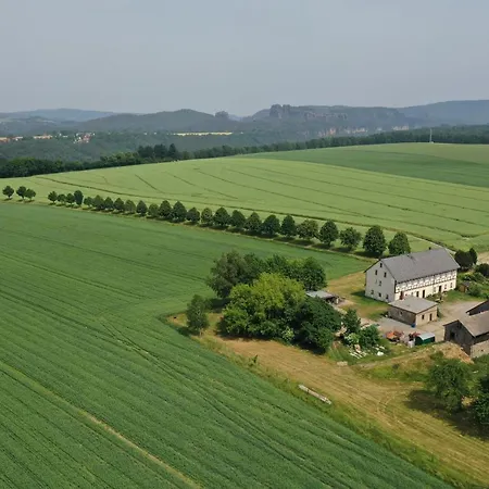 Camping-stellplatz Auf Dem Bauernhof Fuer Wohnmobil Und Caravan Bis 8m Laenge - Ohne Zimmer